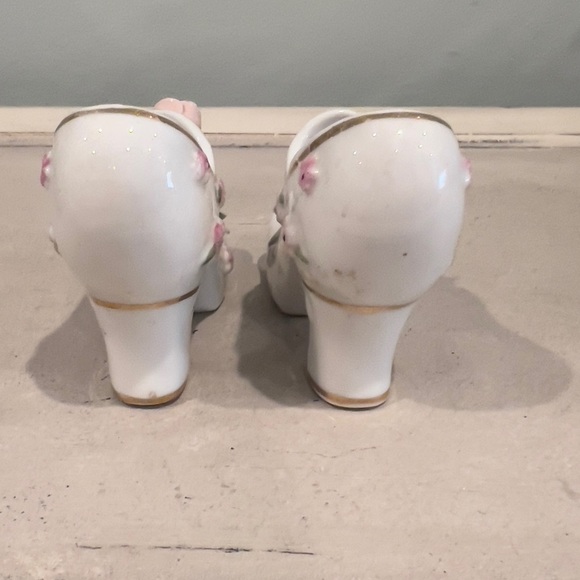 VINTAGE BONE  CHINA ROSE SHOES TRINKETS DECOR FEMININE DANITY - Picture 5 of 8